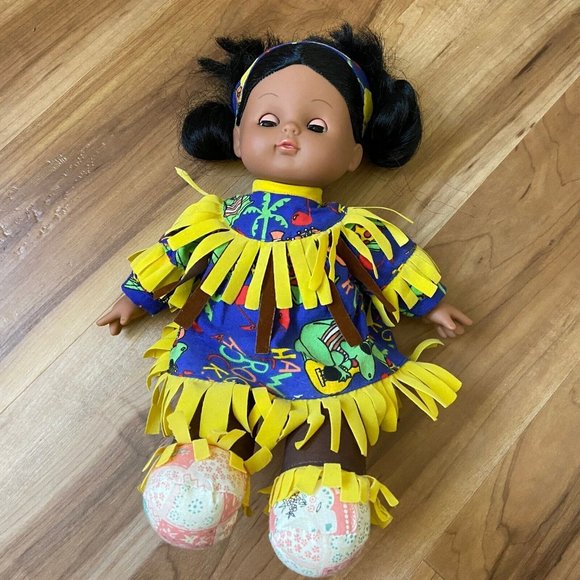 Gi Go Toy Vintage Native American Girl Doll Sleeping Eyes Black Hair Hawaiian - Picture 7 of 8